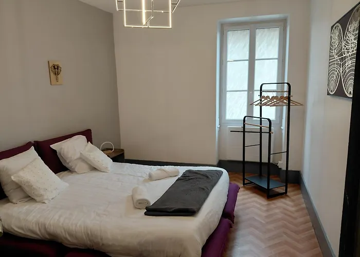 Le Cocon D'alba Apartment
